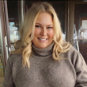 Meet your Posher, Casey